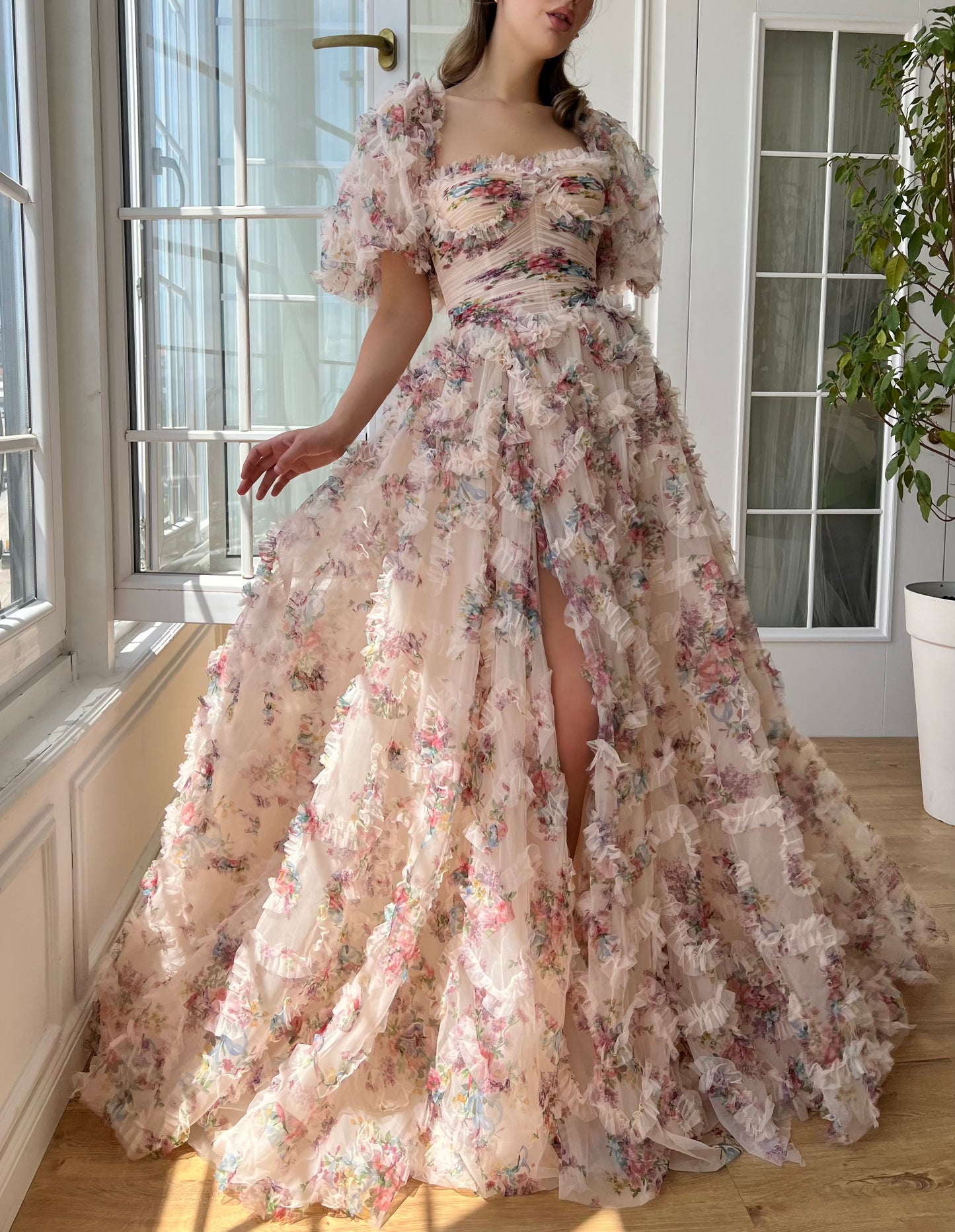 Colorful A-Line dress with printed floral, ruffles and short sleeves