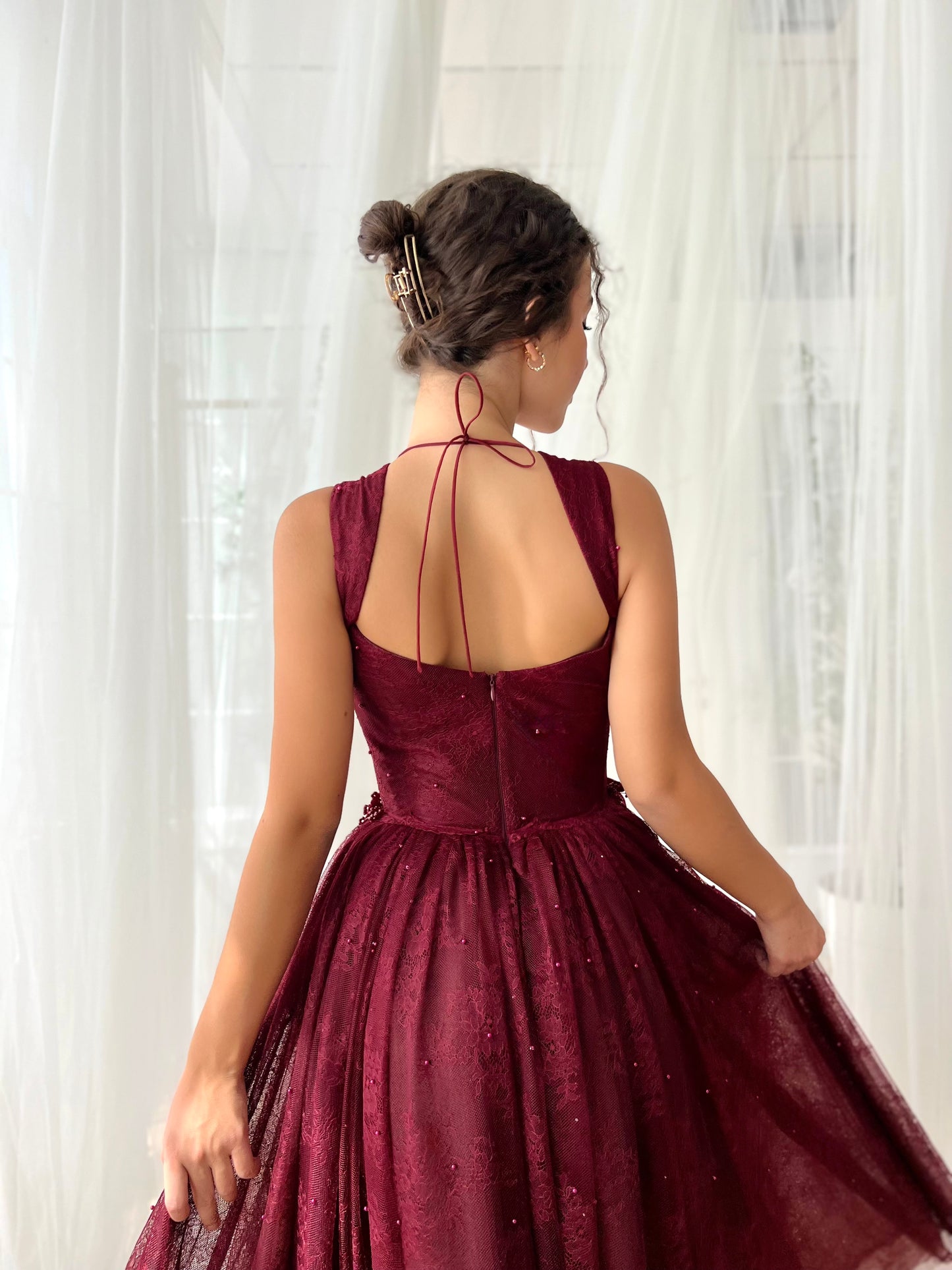 Maroon midi dress with straps and embroidery