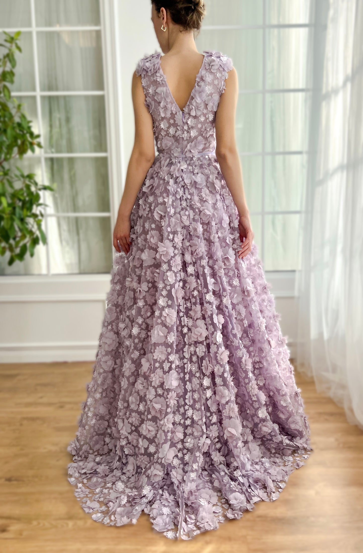 Purple A-Line dress with v-neck and embroidered flowers