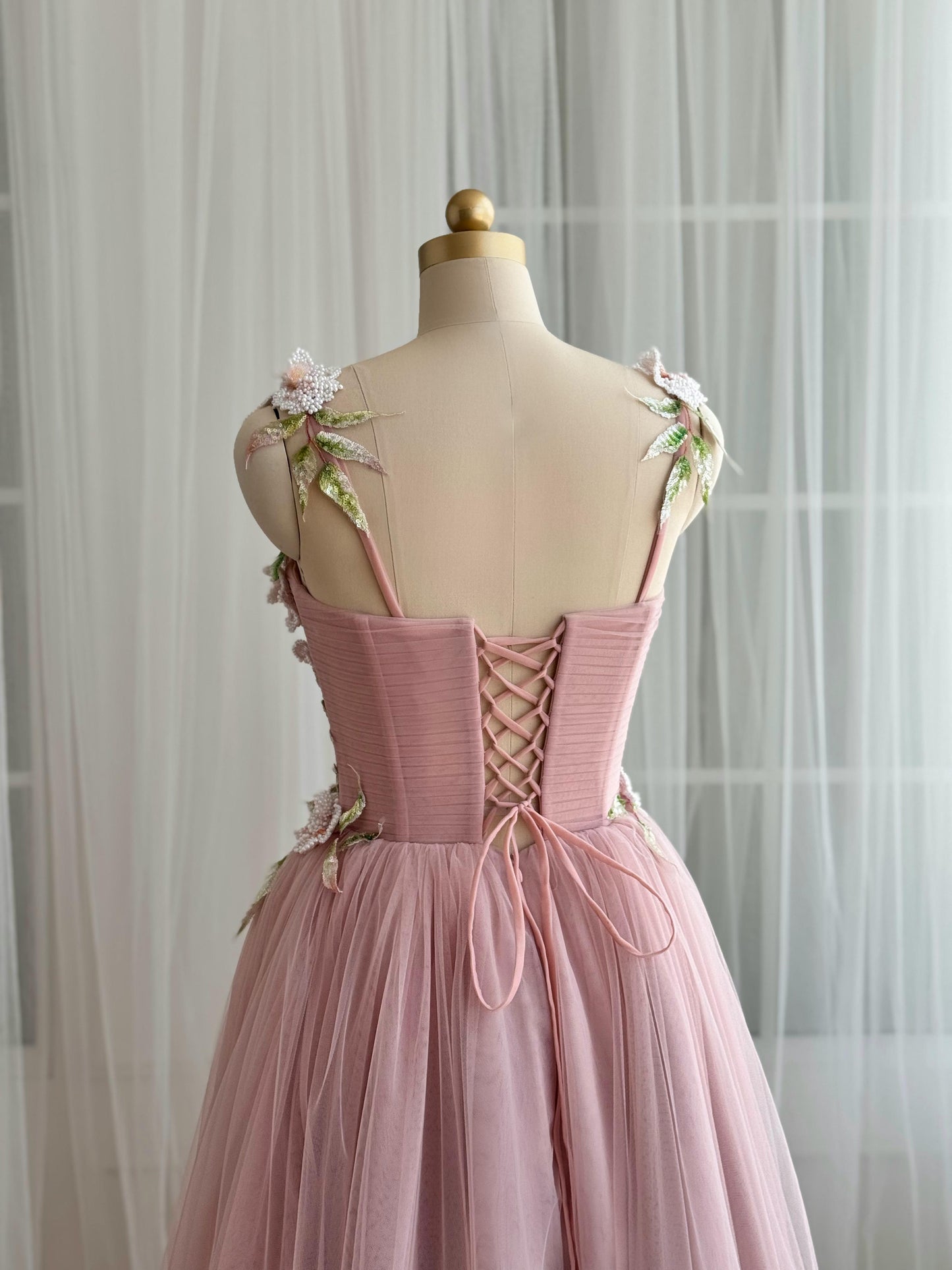 Pink midi dress with straps, tulle and embroidery