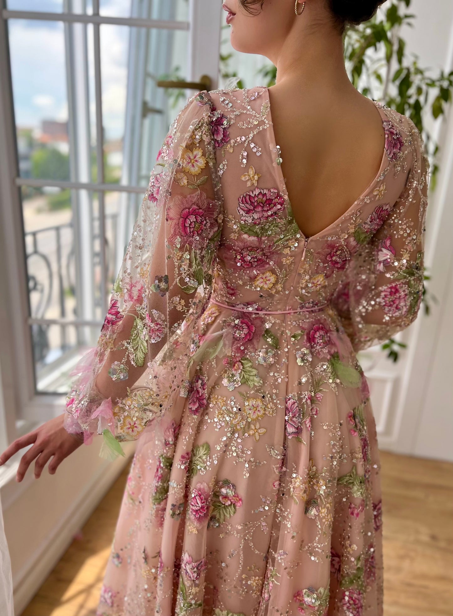 Pink A-Line Dress with v-neck, long sleeves and embroidery