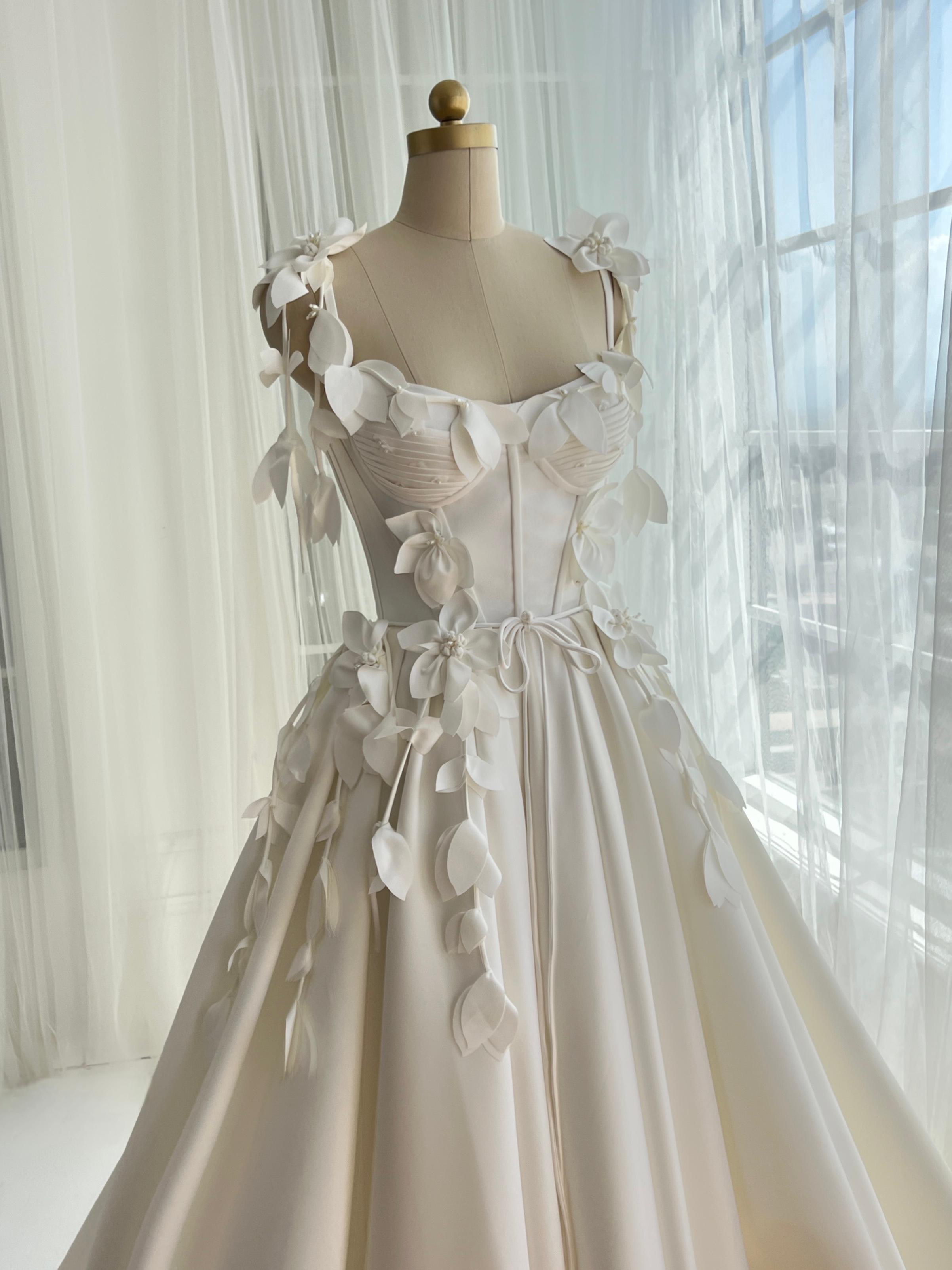 Soft Vine Gown Teuta Matoshi Soft Vine Gown Teuta Matoshi