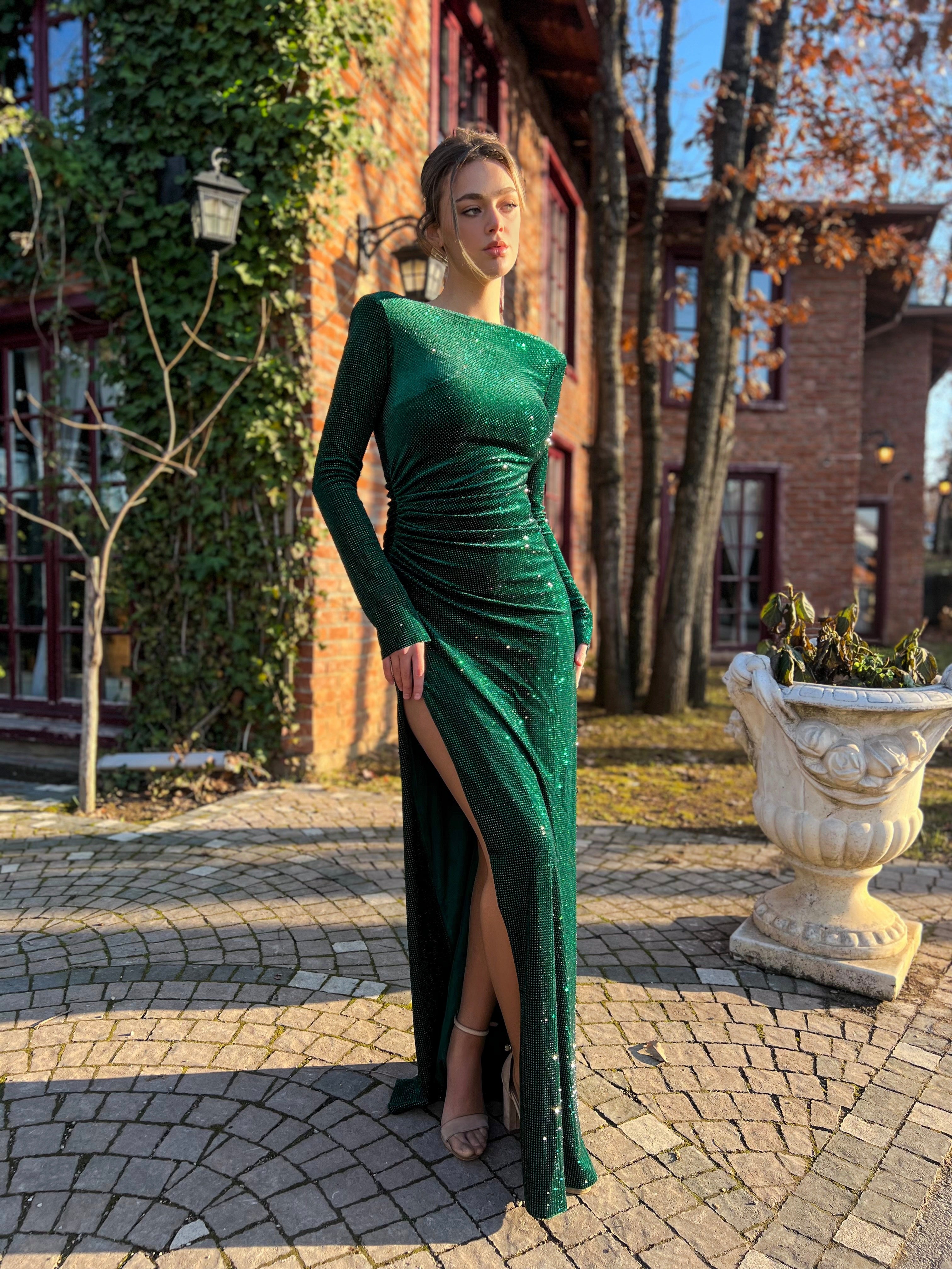 Green mermaid dress with sequins and long sleeves