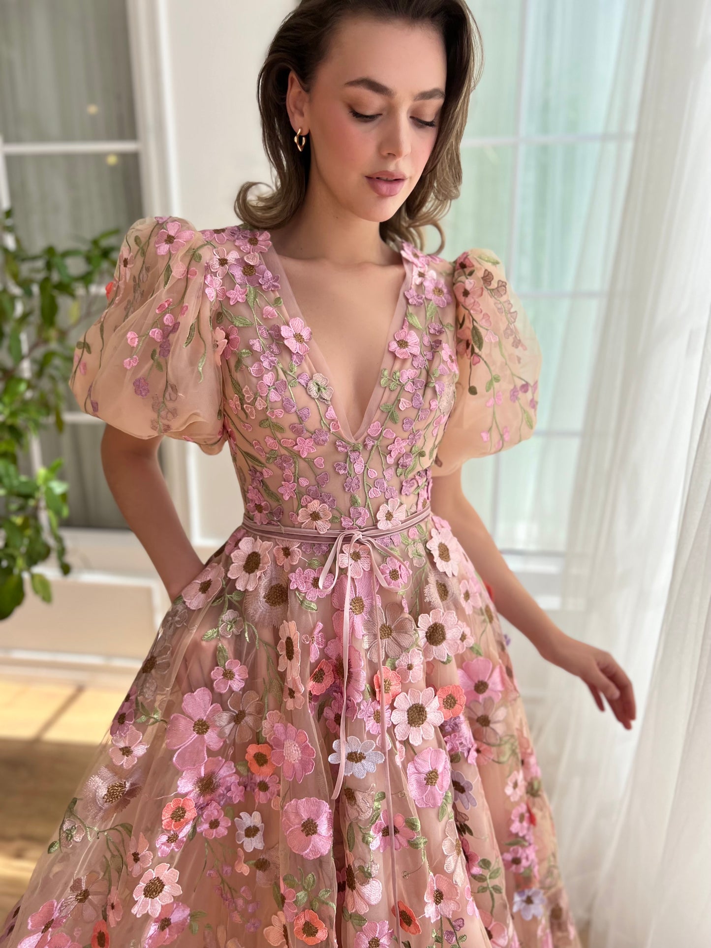 Pink A-Line dress with short sleeves, floral embroidery and v-neck