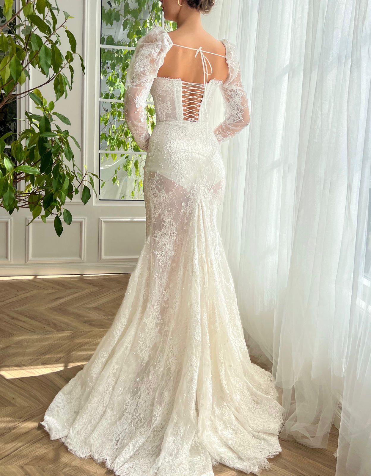 Mermaid white bridal dress with long sleeves and embroidery