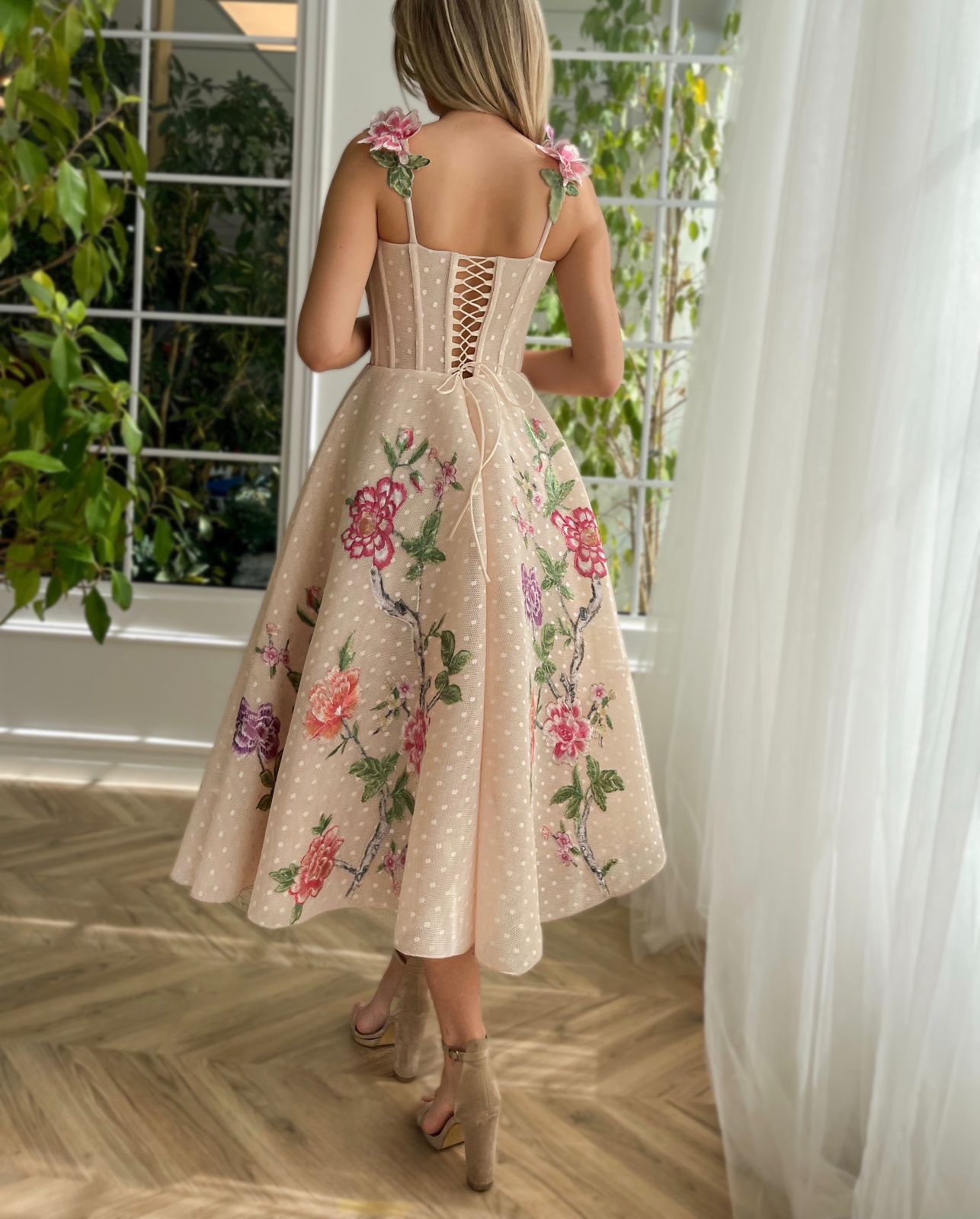 Midi dress with dotted fabric, embroidery and spaghetti straps