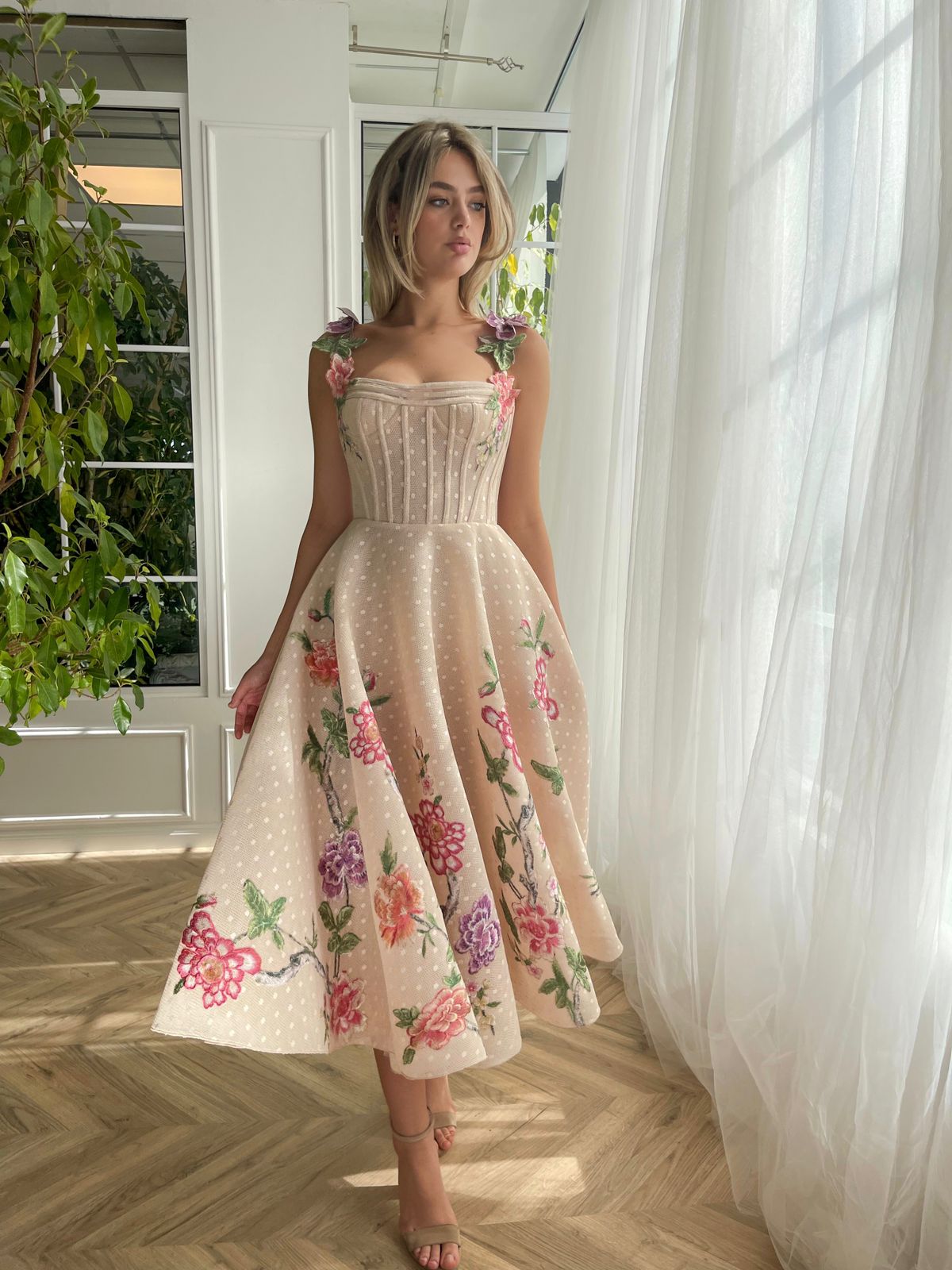 Midi dress with dotted fabric, embroidery and spaghetti straps