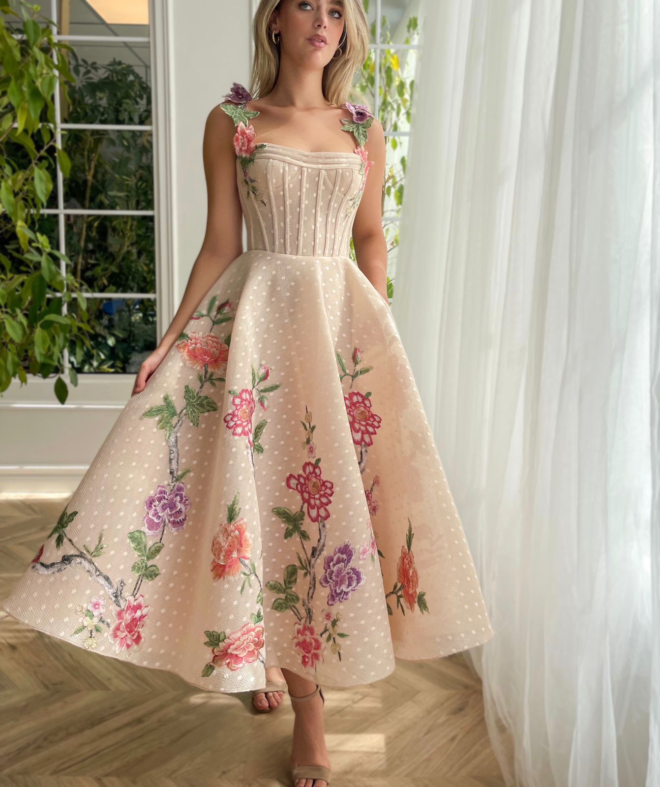 Midi dress with dotted fabric, embroidery and spaghetti straps
