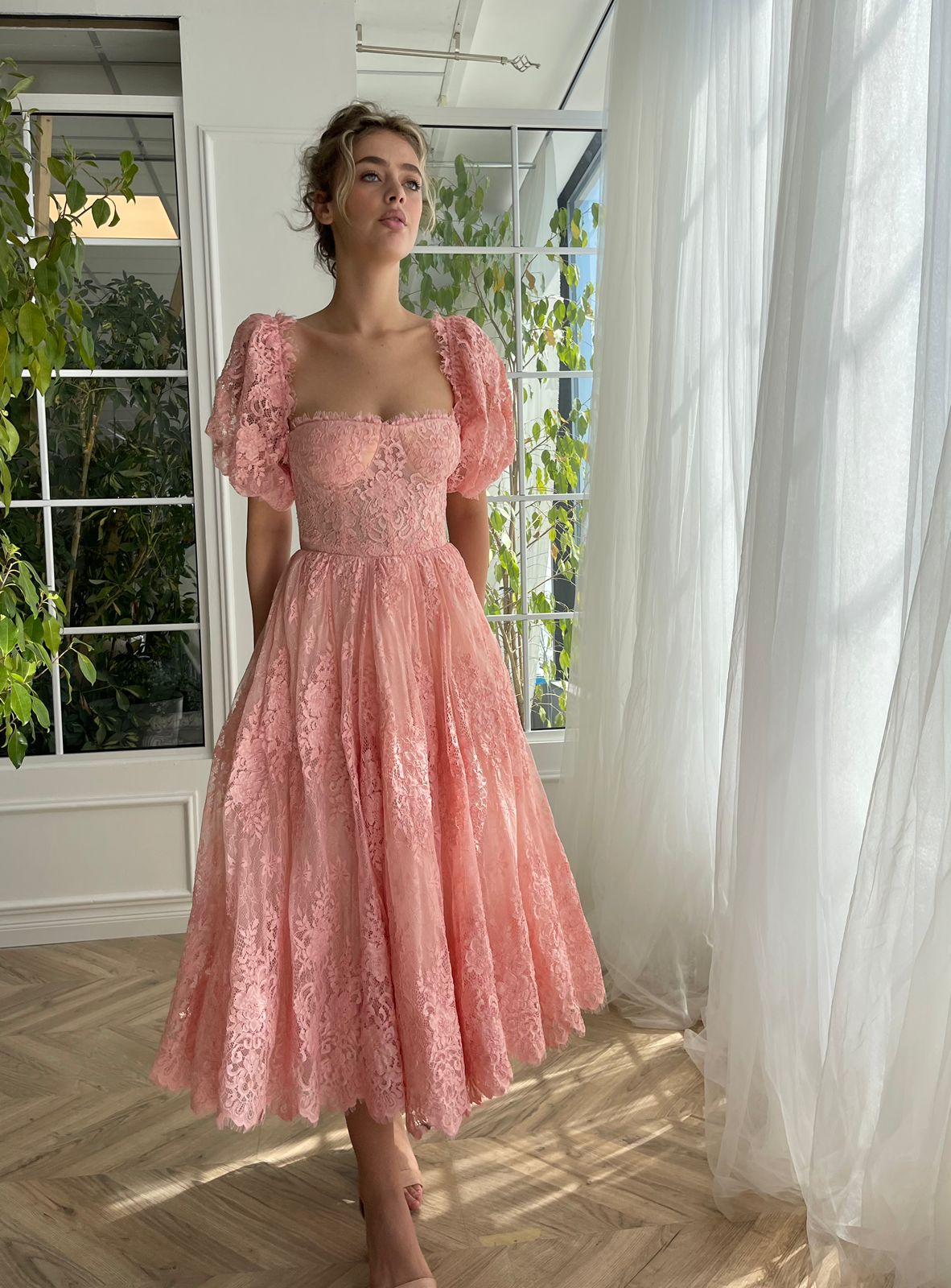 Pink midi dress with short sleeves