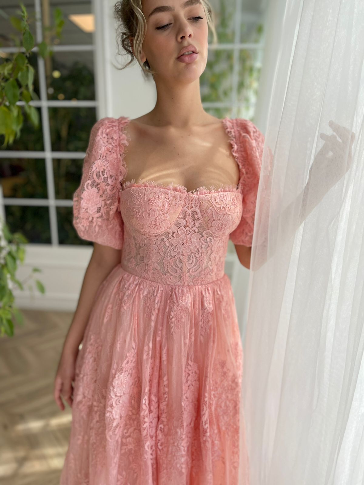 Pink midi dress with short sleeves