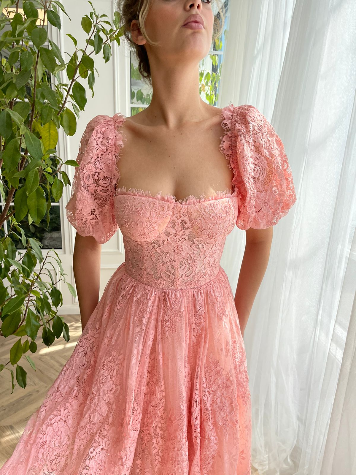 Pink midi dress with short sleeves
