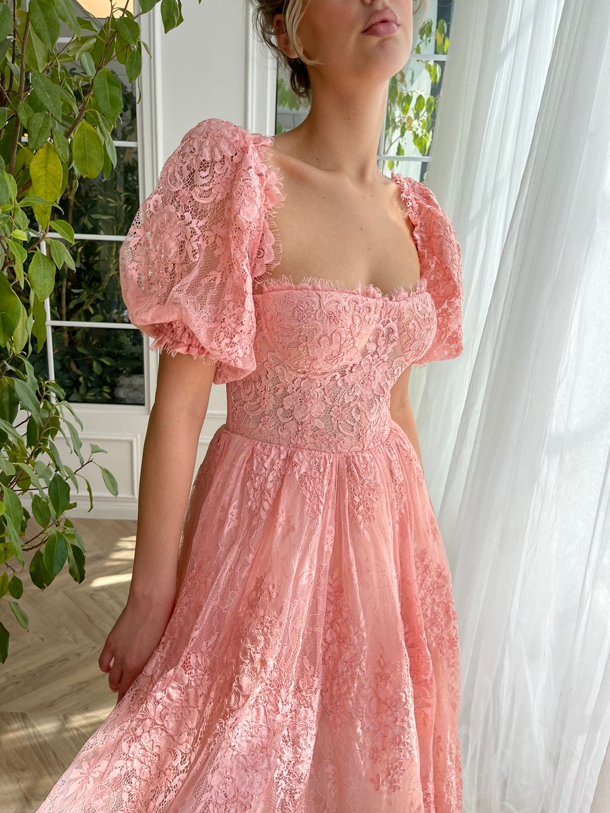 Pink midi dress with short sleeves