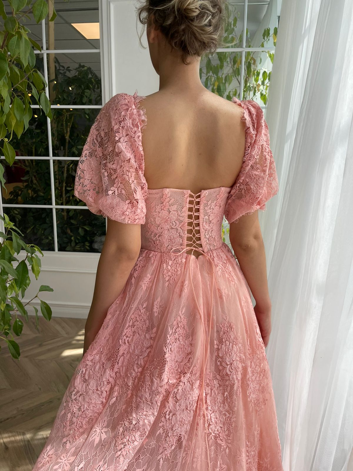 Pink midi dress with short sleeves