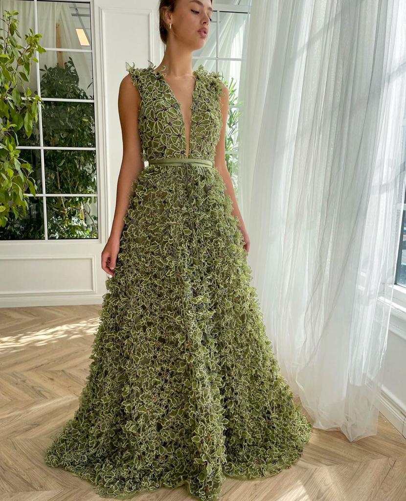 Green A-Line dress with no sleeves, v-neck and embroidery
