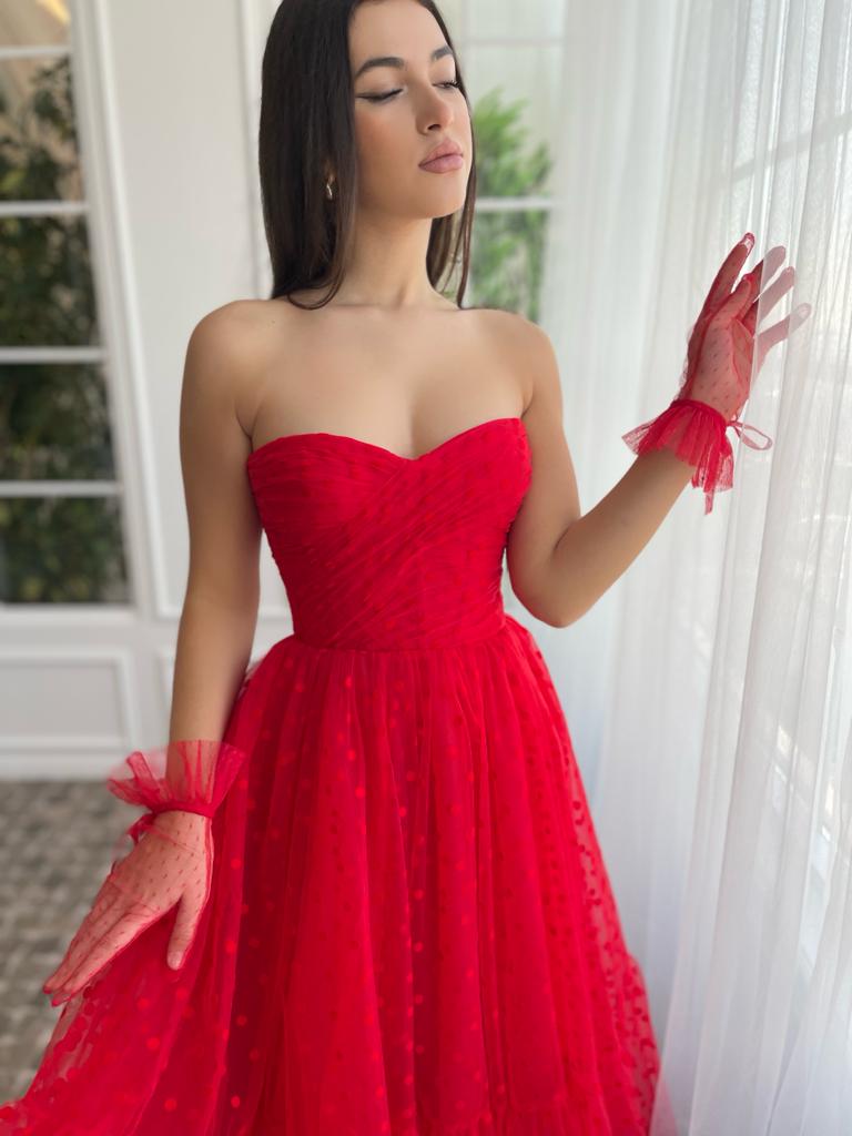 Red dotted midi dress with no sleeves and gloves