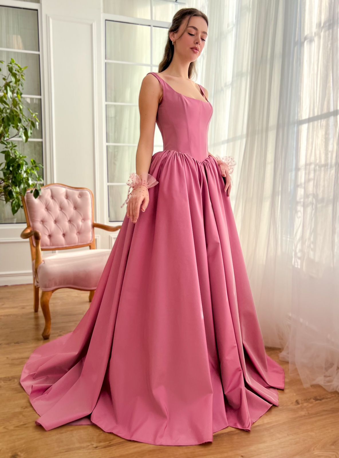 Pink A-Line dress with straps made from taffeta fabric
