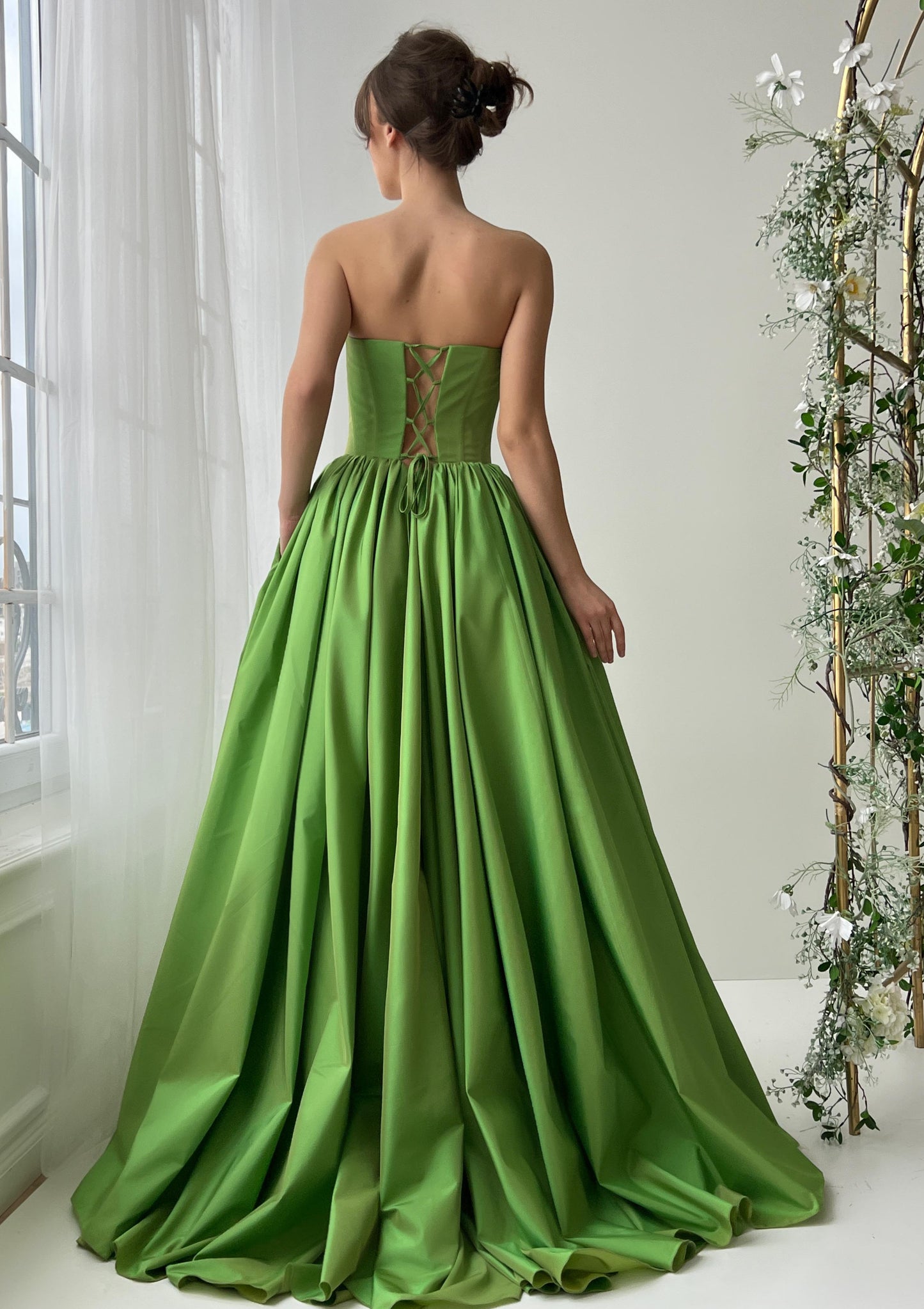 Green A-Line dress with taffeta fabric and no sleeves