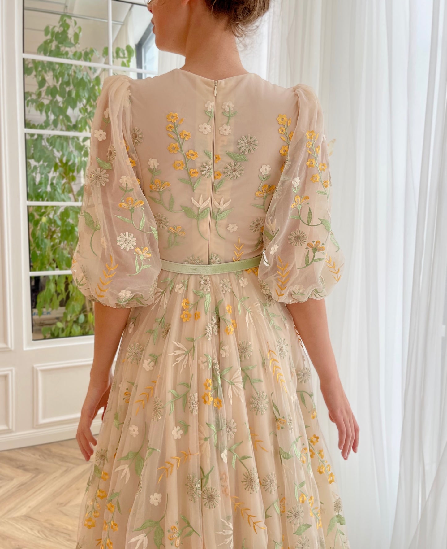 Beige A-Line dress with short sleeves, lace, flowers and belt
