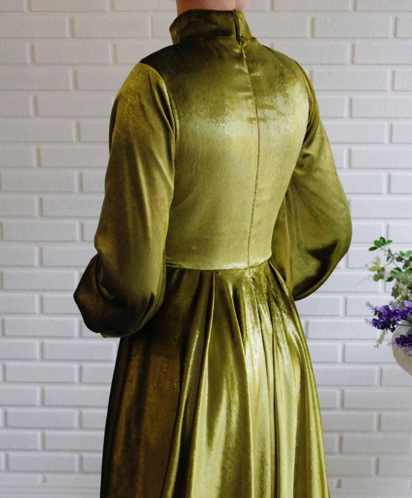 Green A-Line dress with long sleeves