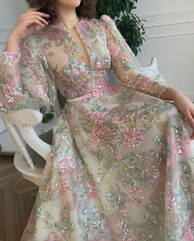 Colorful A-Line dress with belt and long sleeves