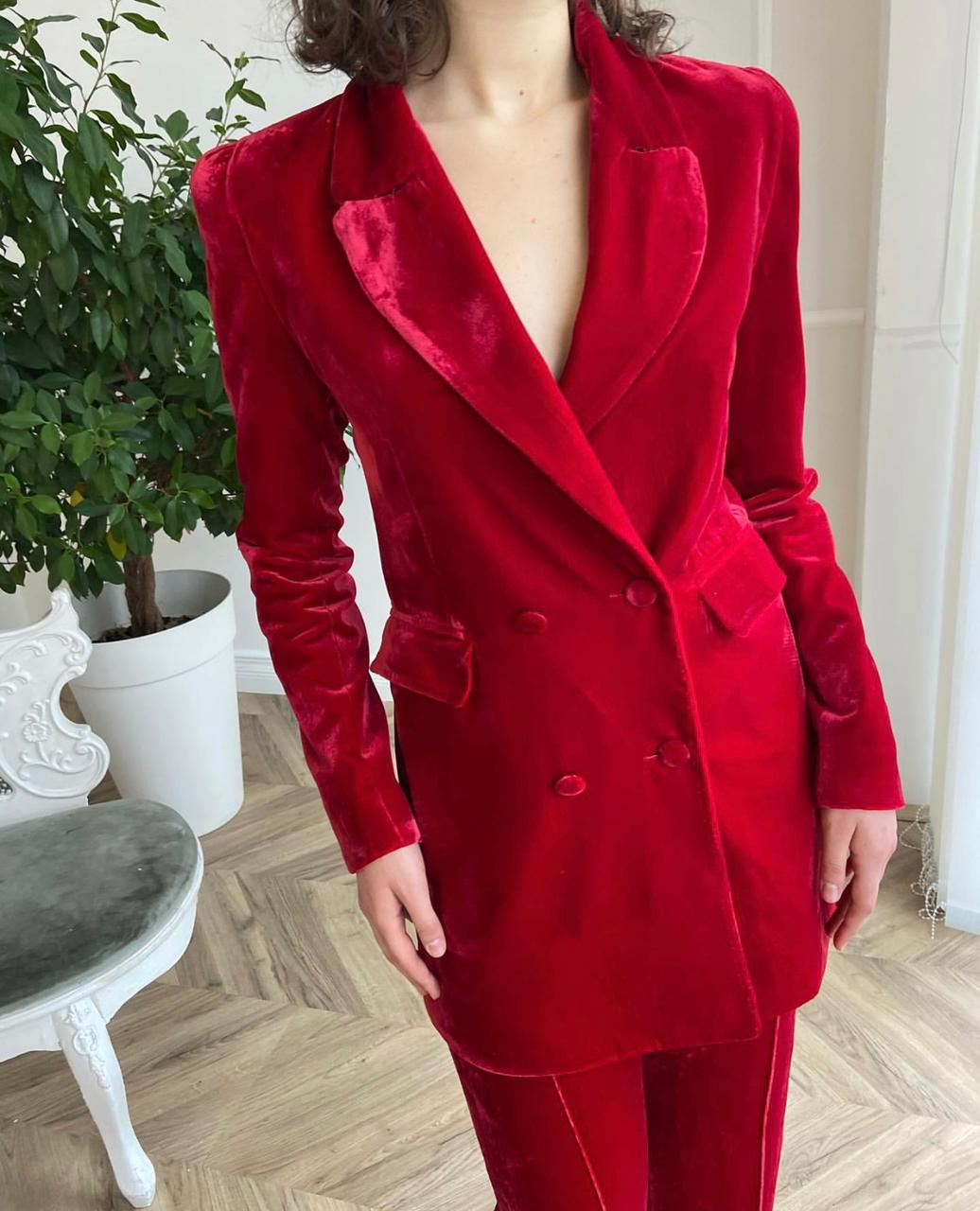 Red blazer set with long sleeves