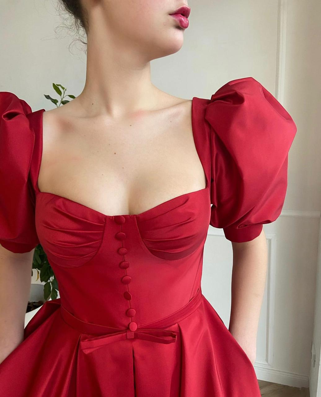 Red midi dress with short sleeves