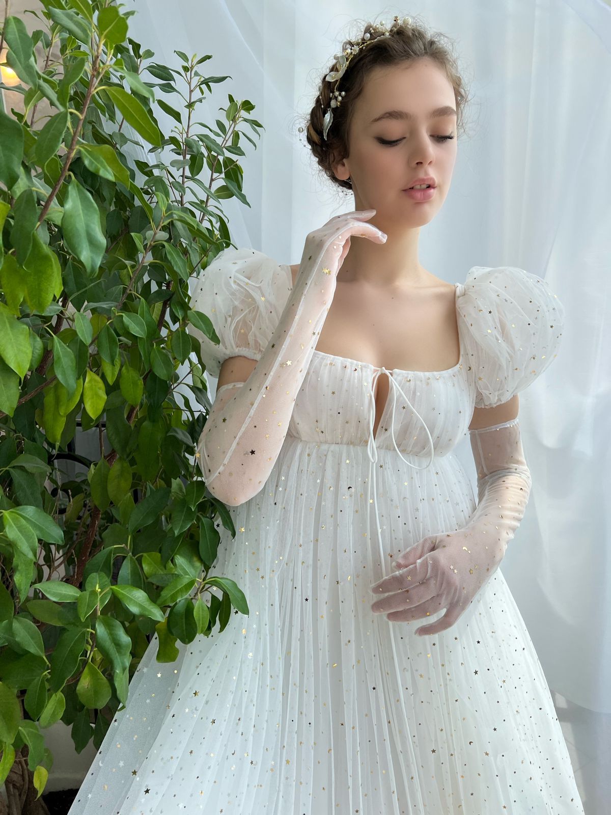 Sheath bridal dress with gold stars, cap sleeves and gloves
