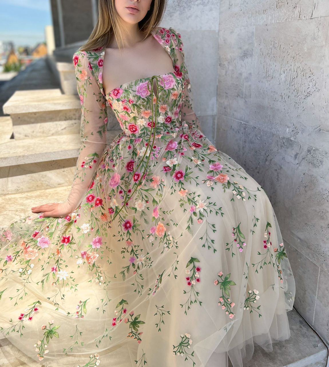 Beige midi dress with long sleeves, embroidery and flowers