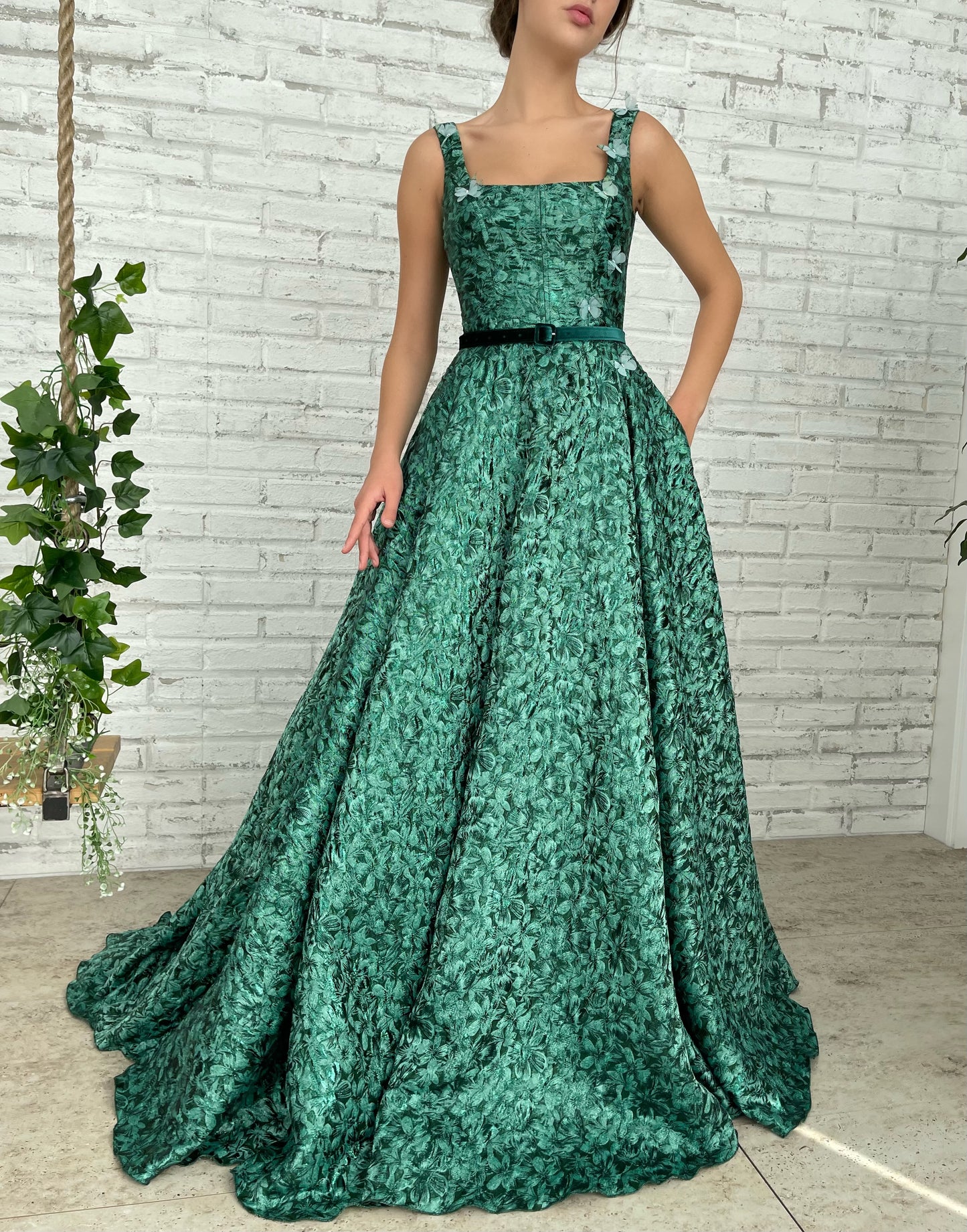 Green A-Line dress with straps, embroidery and belt