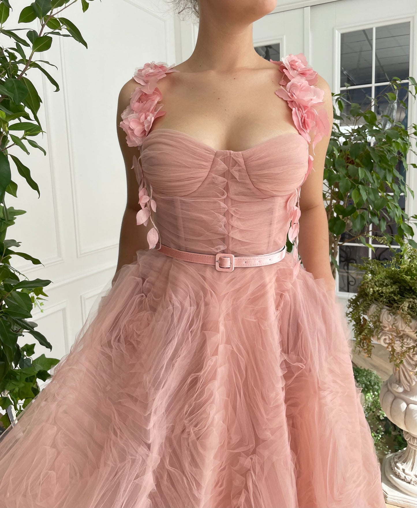 Pink midi dress with belt, embroidery and straps