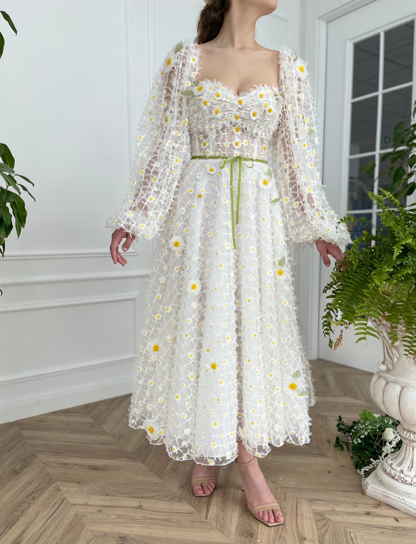 Midi white bridal dress with daisies, short sleeves and embroidered flowers