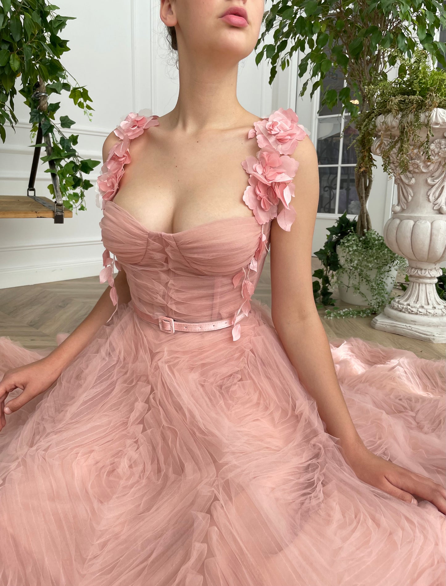 Pink midi dress with belt, embroidery and straps