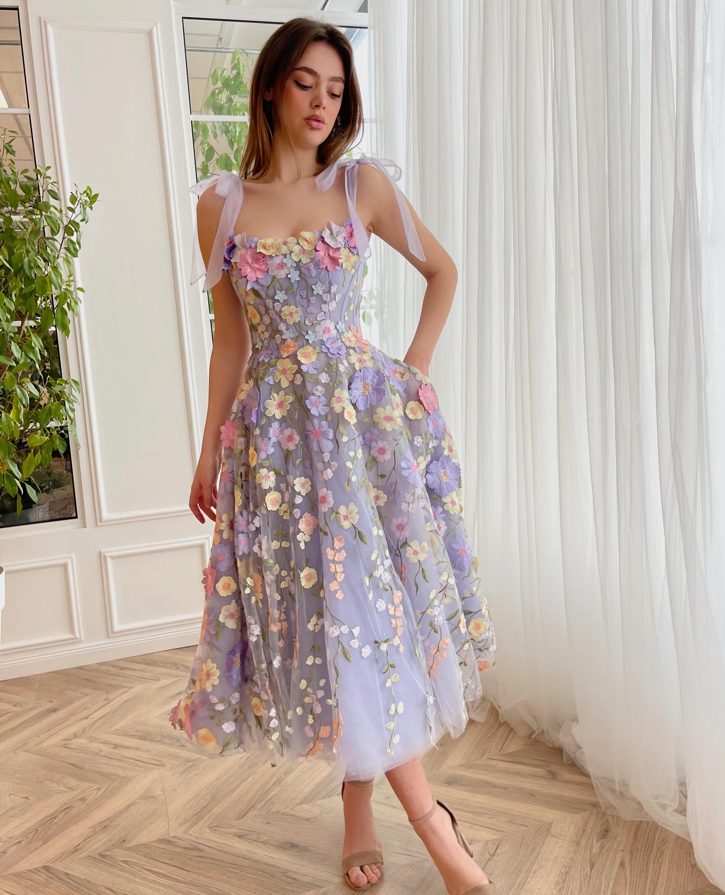 Purple midi dress with spaghetti straps and embroidered flowers
