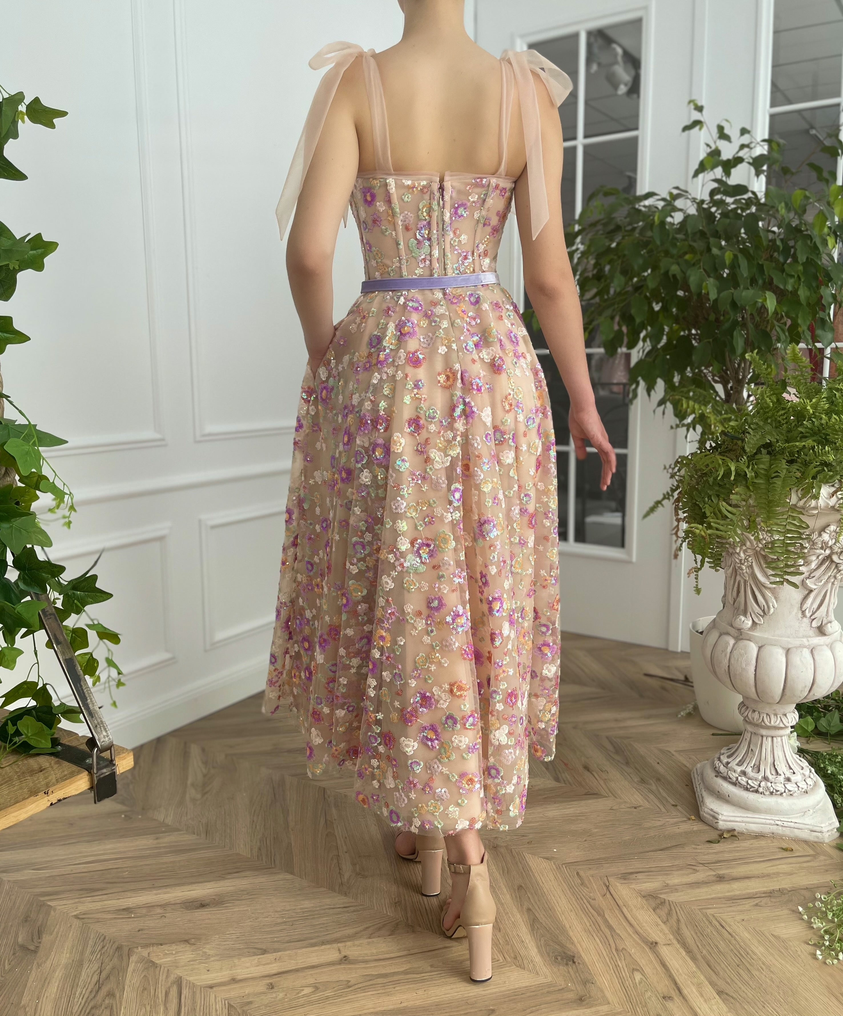 Pink midi dress with belt, bow straps and embroidery
