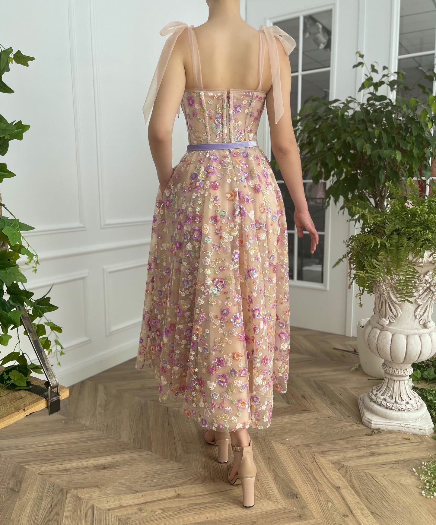Pink midi dress with belt, bow straps and embroidery