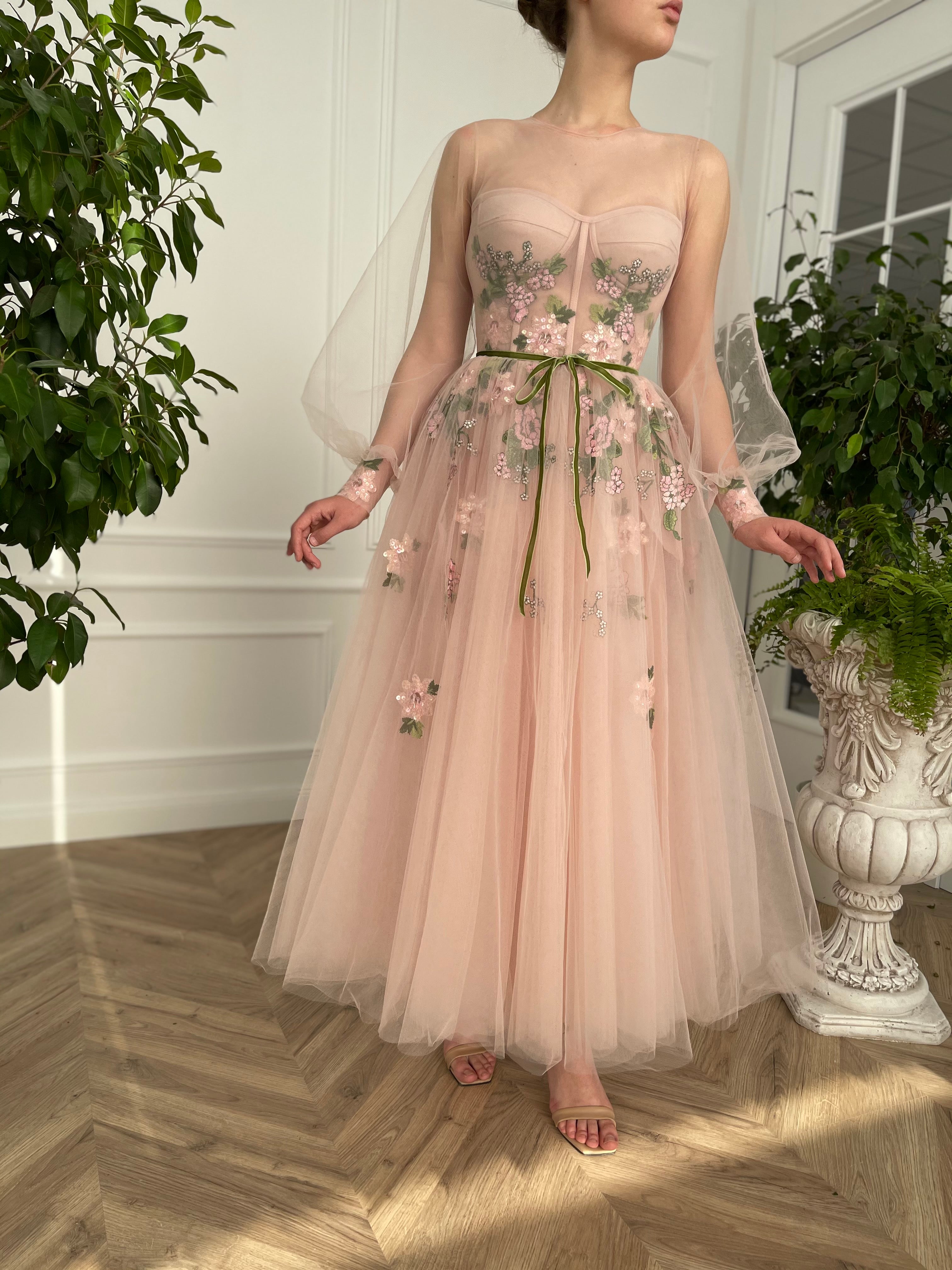 Pink midi dress with long sleeves and embroidery