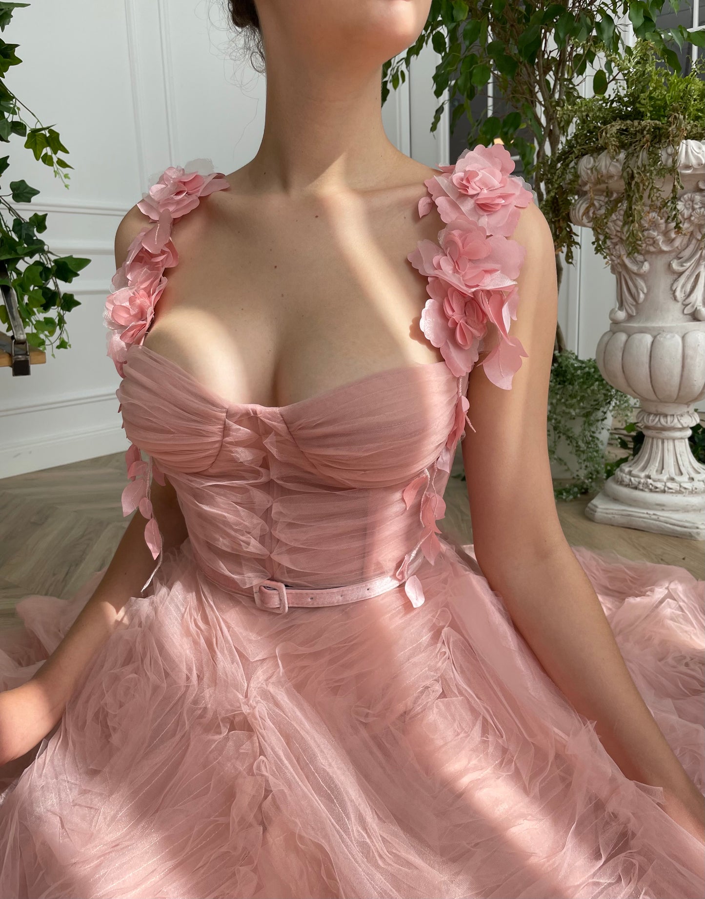 Pink midi dress with belt, embroidery and straps