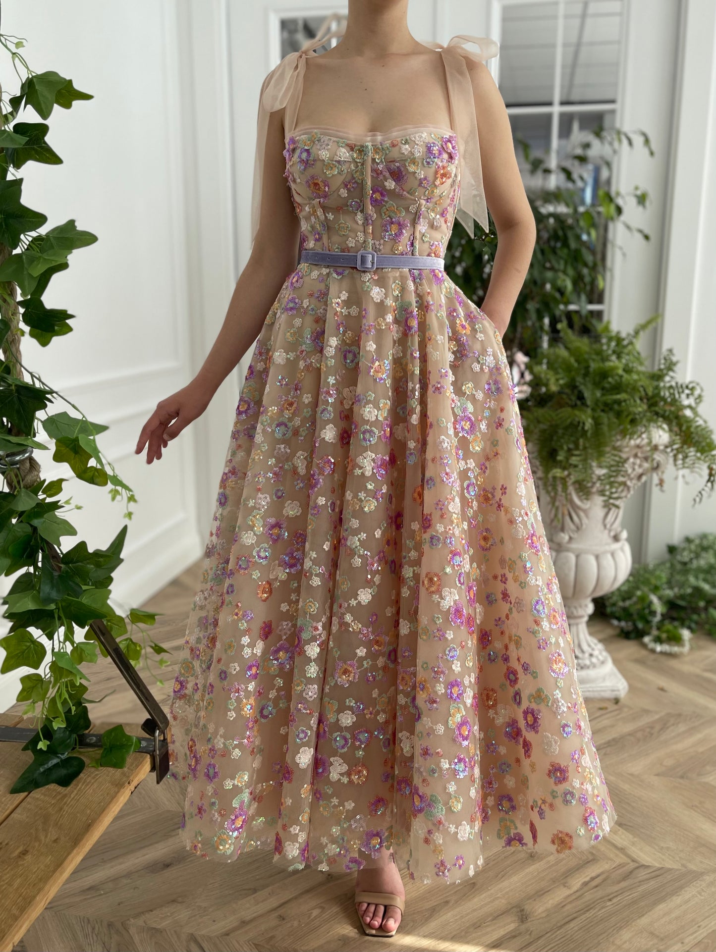 Pink midi dress with belt, bow straps and embroidery