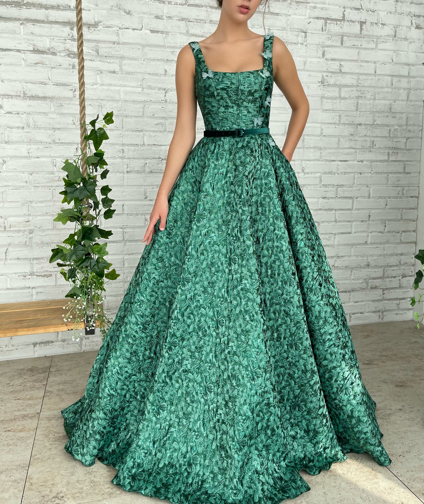 Green A-Line dress with straps, embroidery and belt