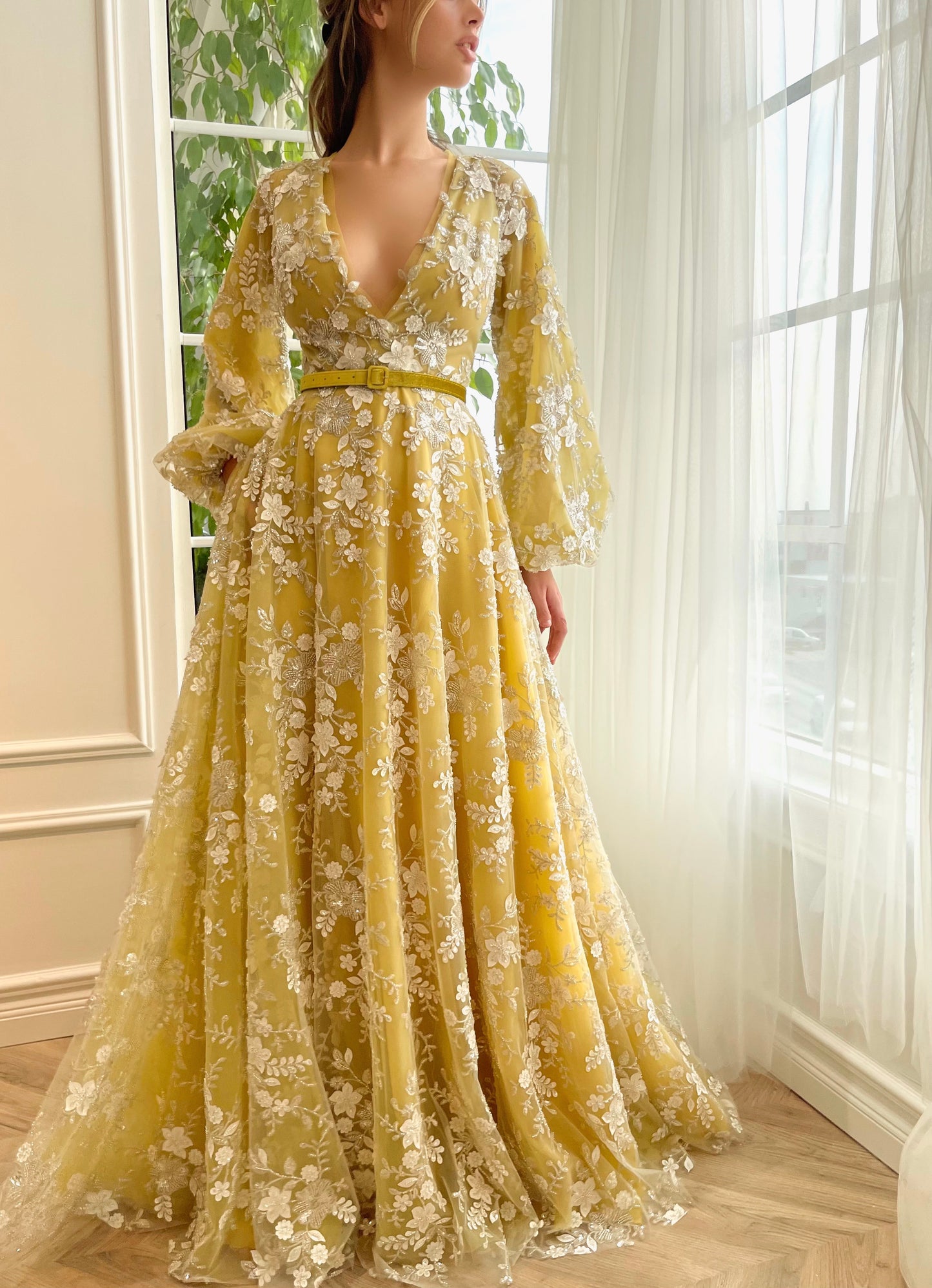 Yellow A-Line dress with belt, v-neck, embroidery and long sleeves