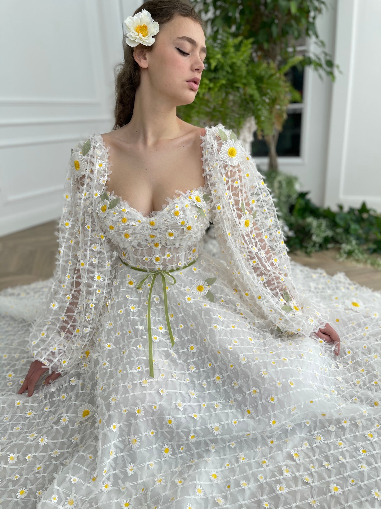 Midi white bridal dress with daisies, short sleeves and embroidered flowers