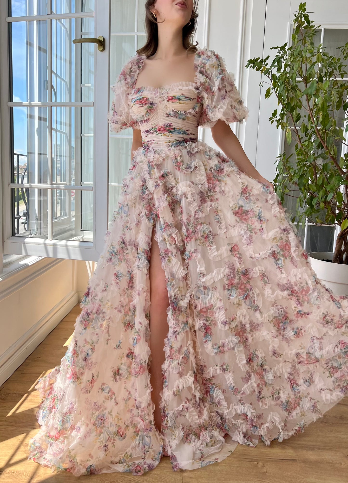 Colorful A-Line dress with printed floral, ruffles and short sleeves