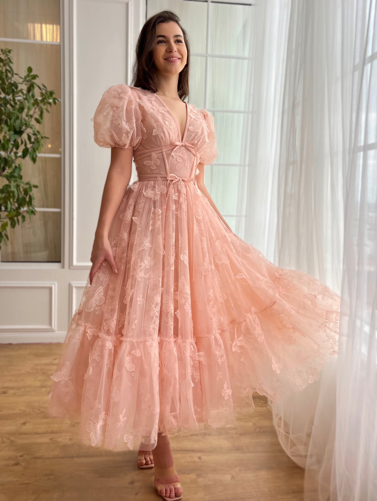 Pink midi dress with short sleeves, v-neck and embroidered butterflies