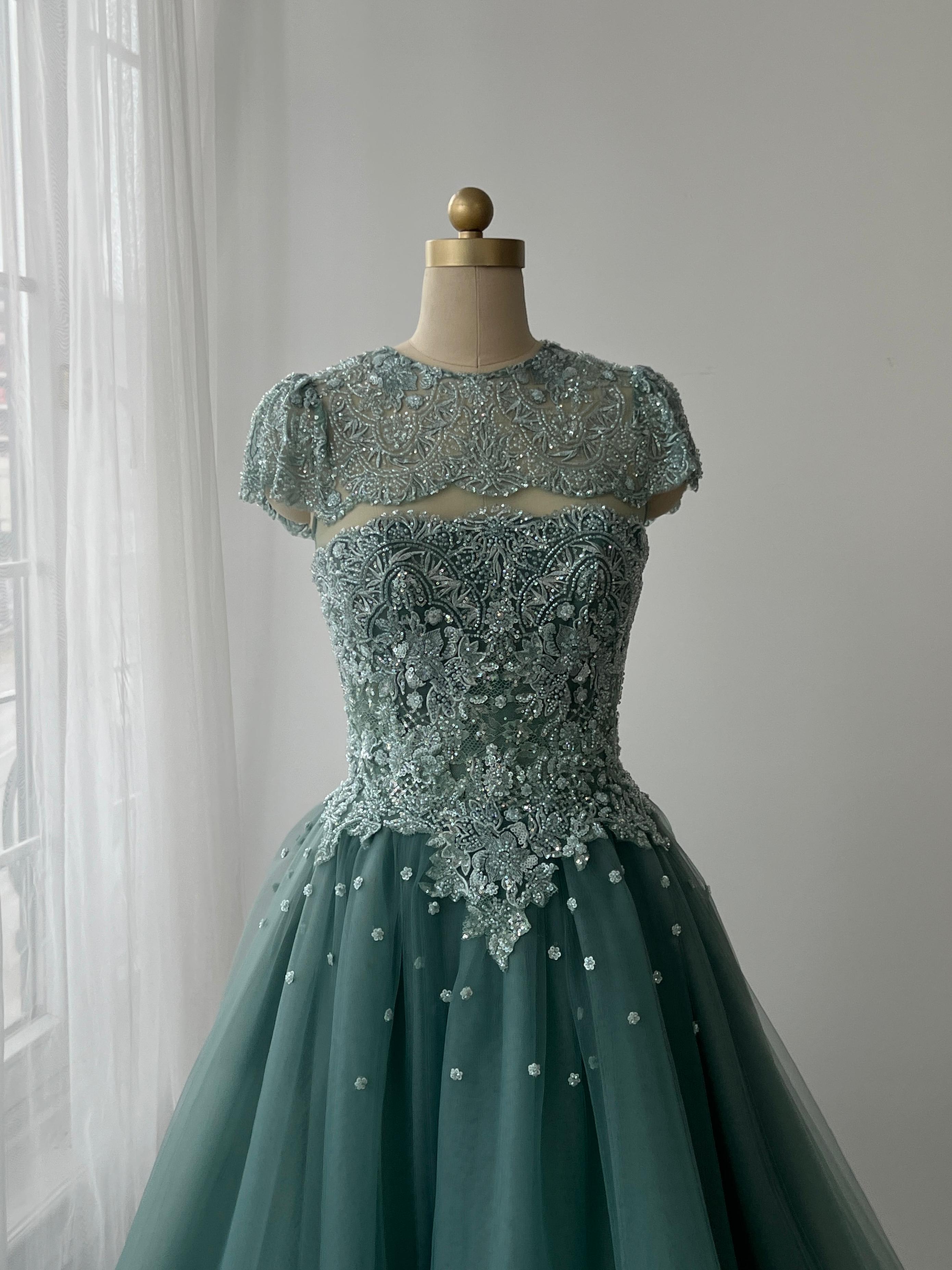 Eau de Verre Gown Teuta Matoshi Eau de Verre Gown Teuta Matoshi