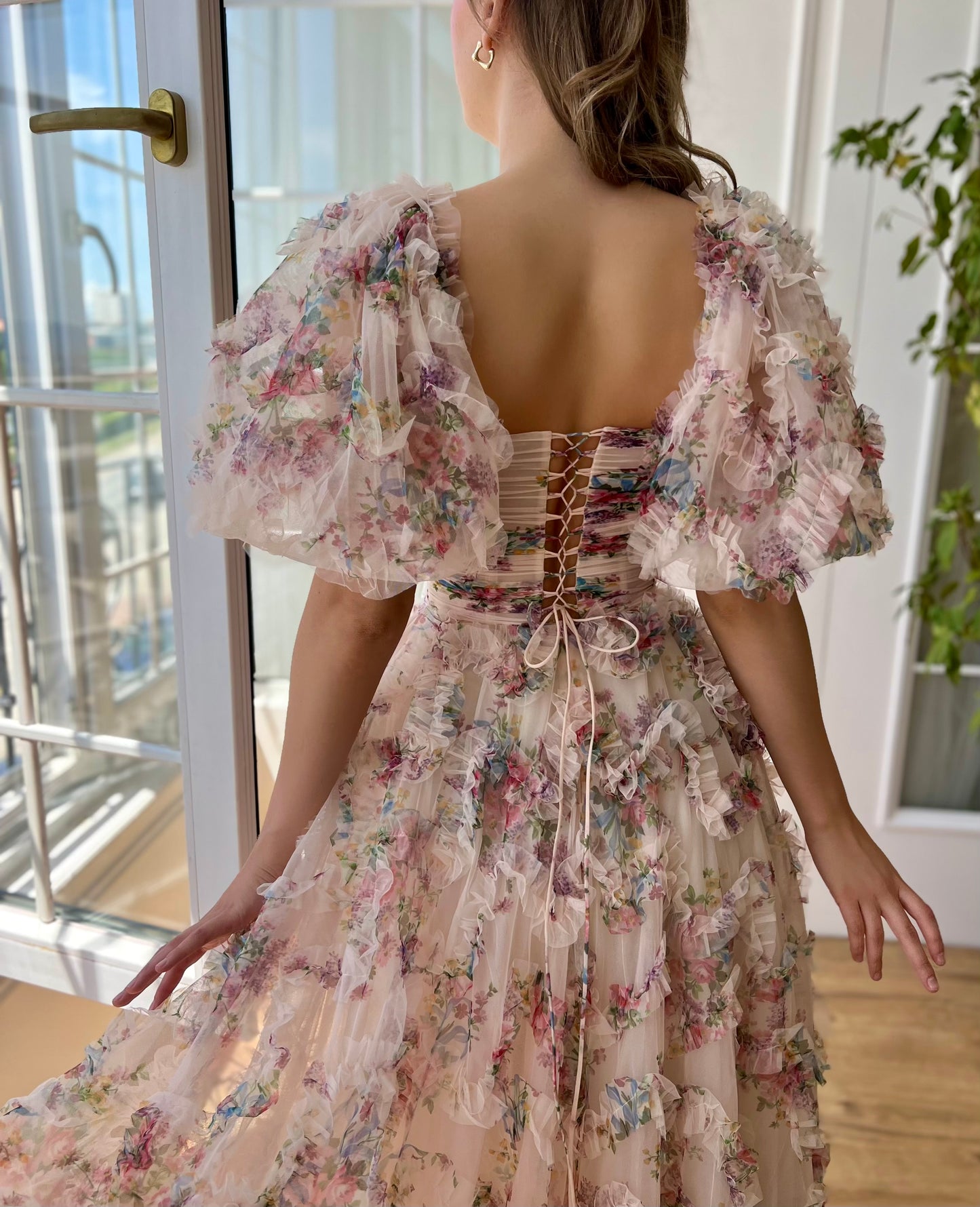 Colorful A-Line dress with printed floral, ruffles and short sleeves