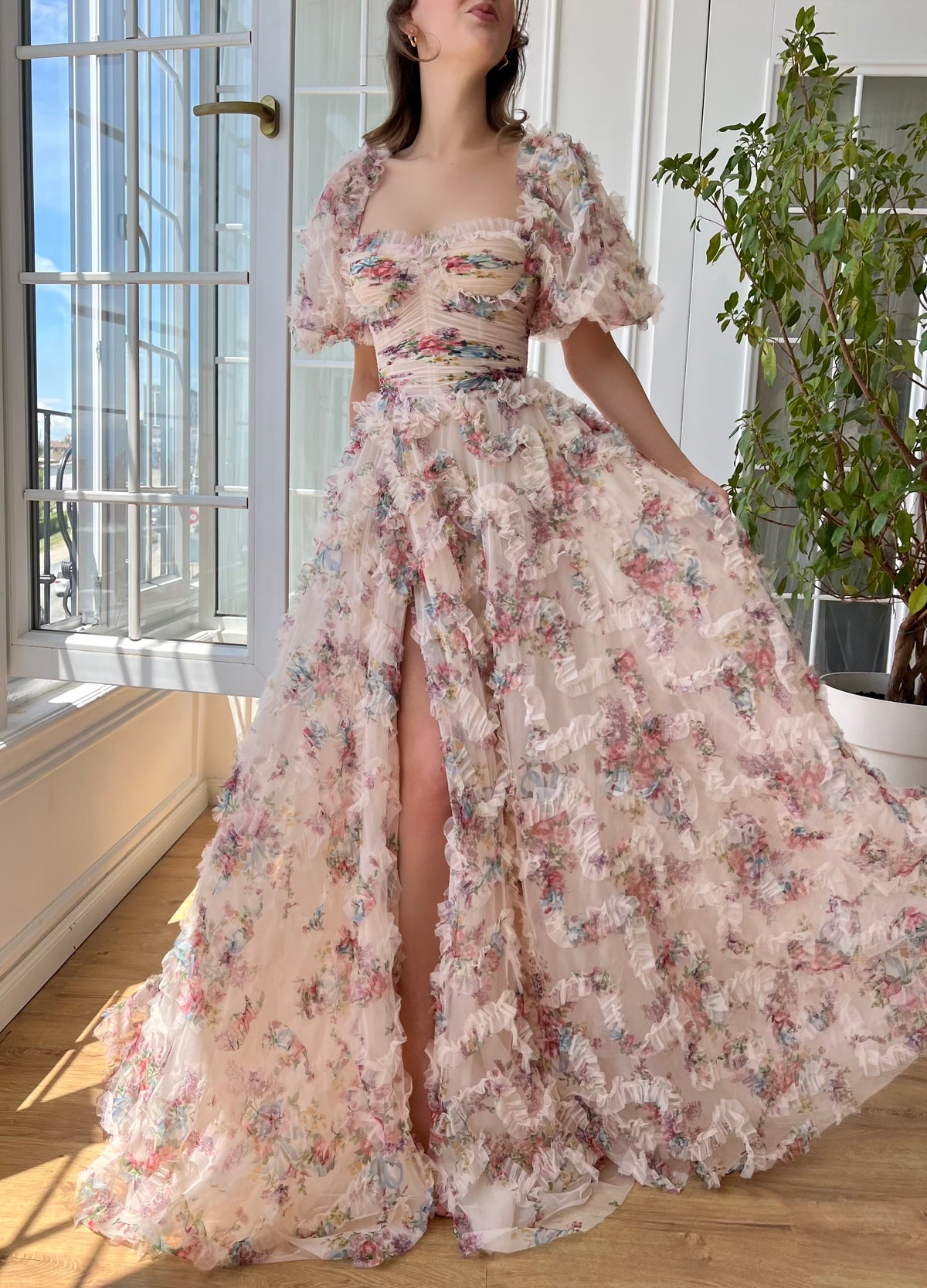 Colorful A-Line dress with printed floral, ruffles and short sleeves