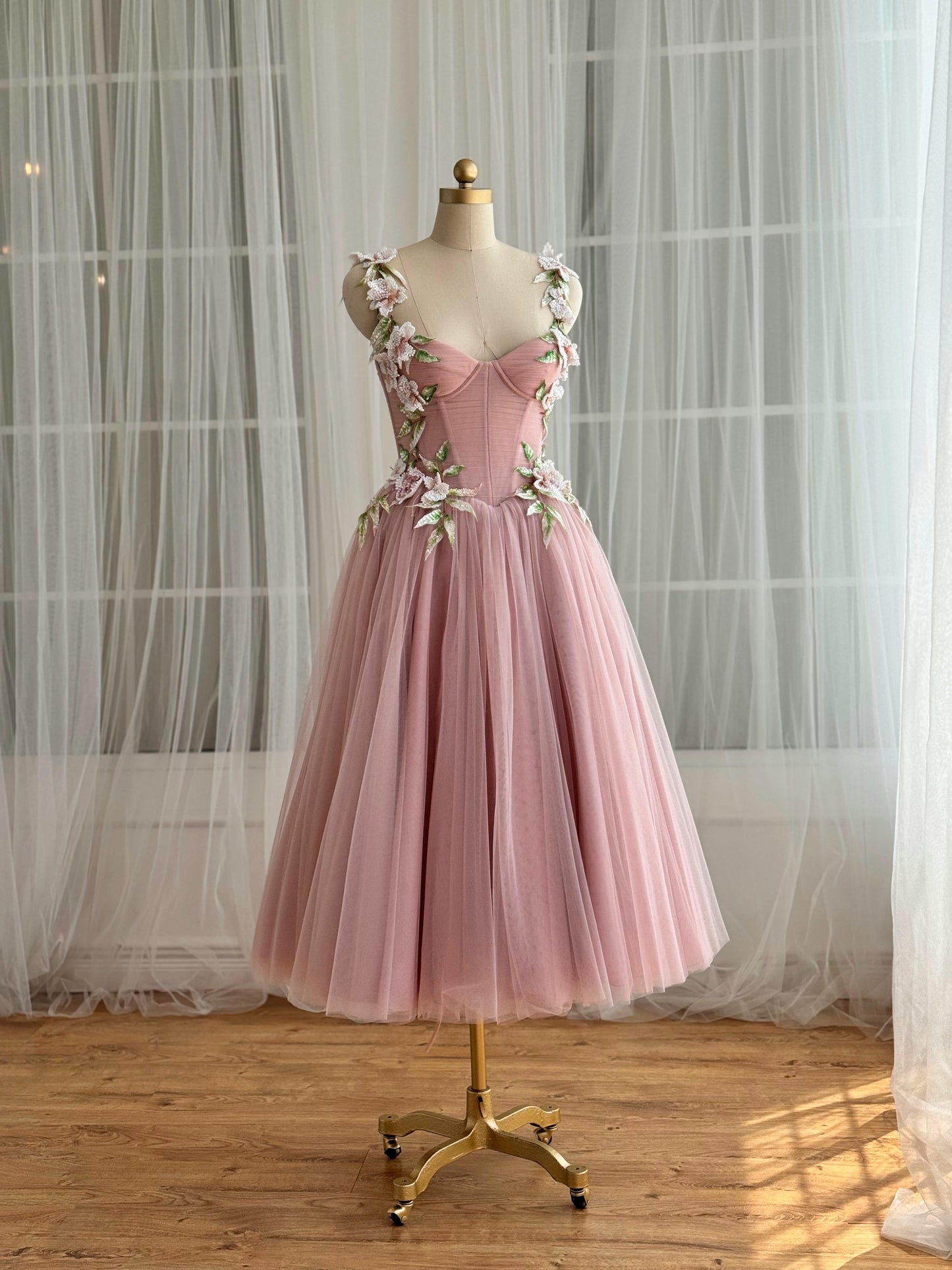 Pink midi dress with straps, tulle and embroidery