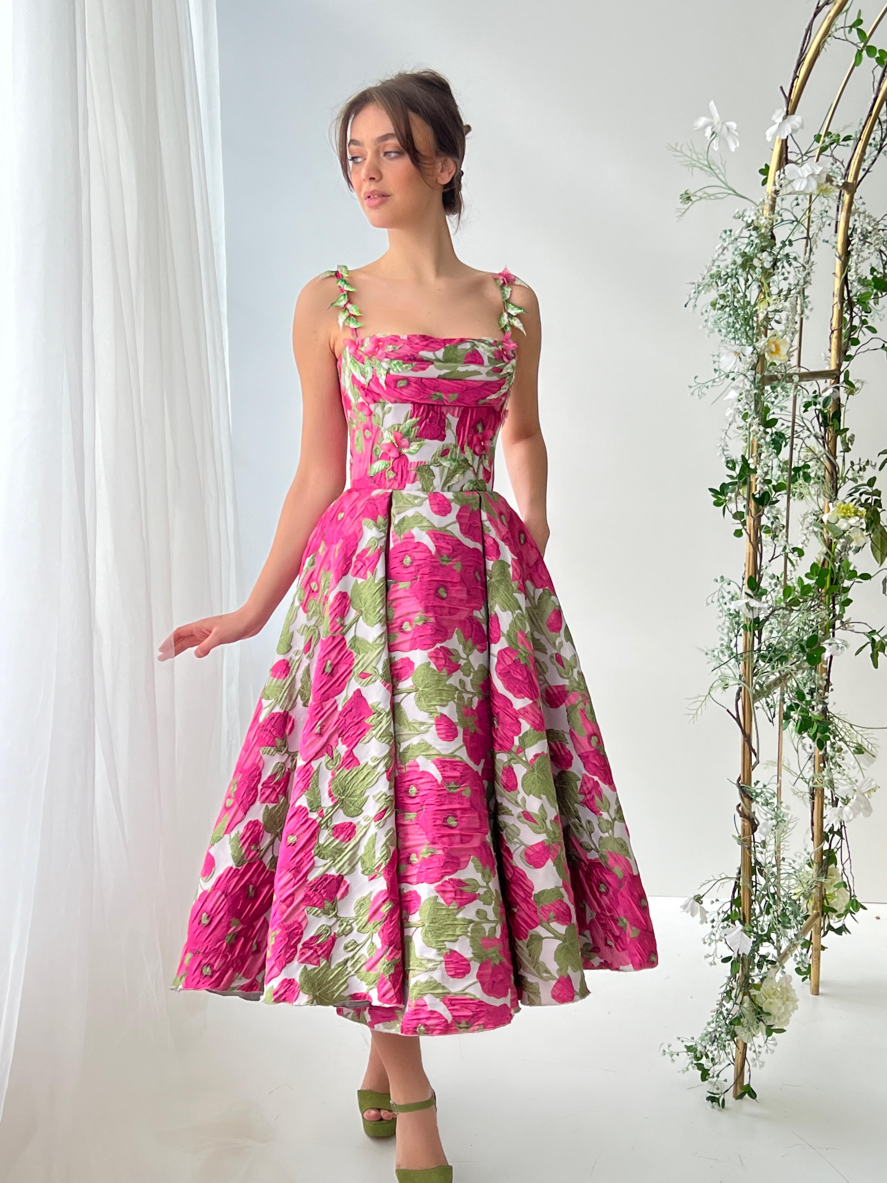 Pink midi dress with floral print, straps and embroidery