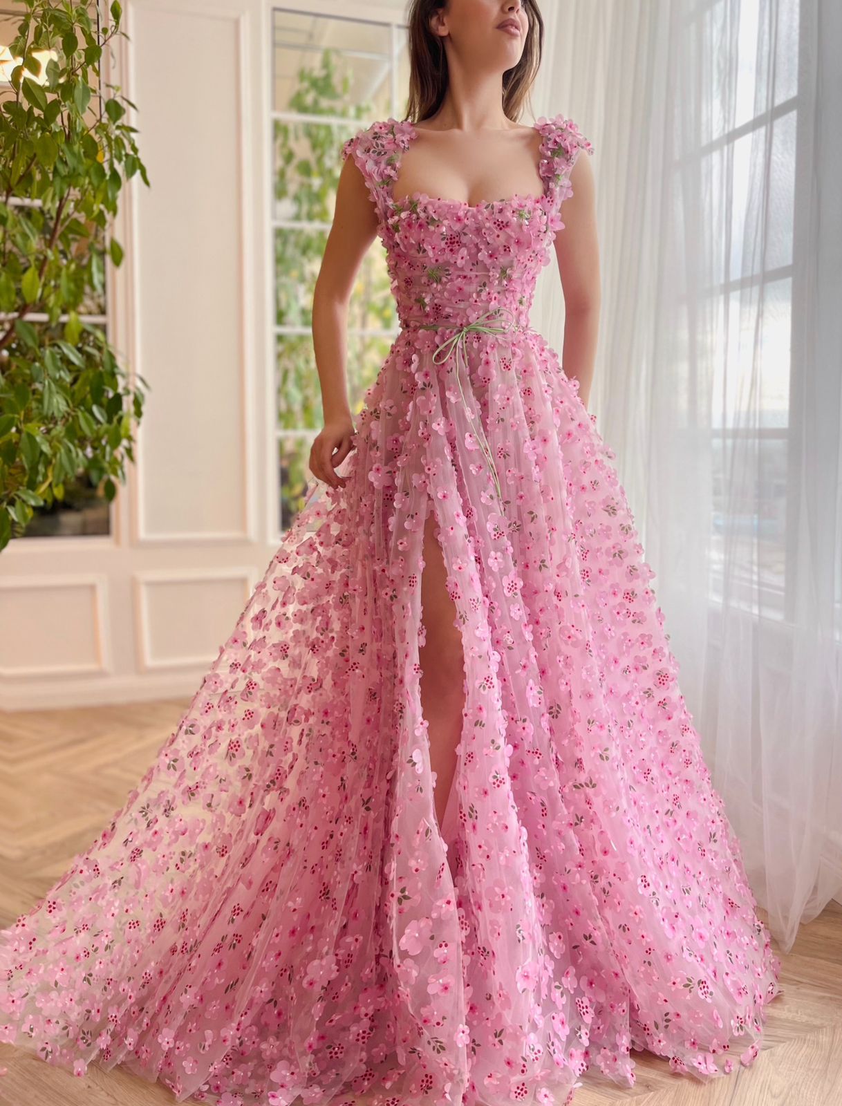 Miranda Kerr wedding dress pictures | Miranda Kerr got married wearing Dior  Couture