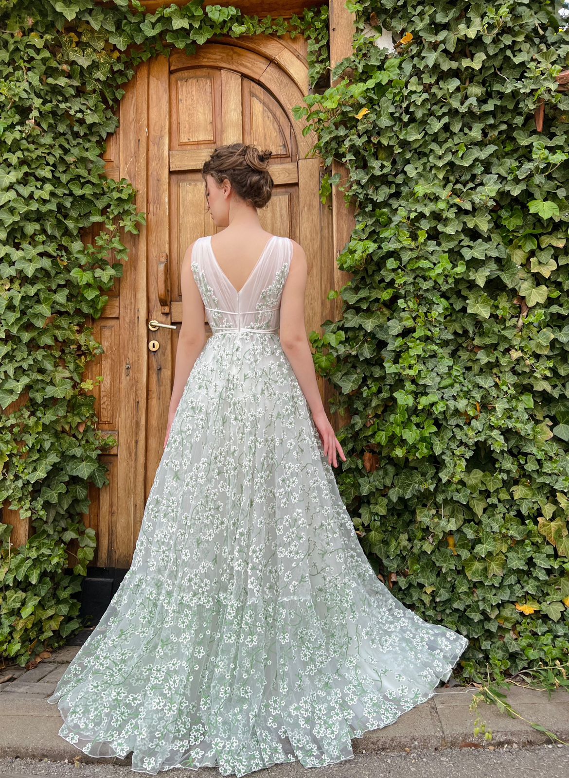 White A-Line dress with lace, no sleeves and v-neck